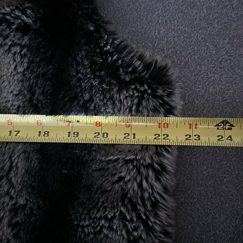 Women’s Kristen Blake faux chinchilla fur reversible vest; size large - Picture 8 of 9